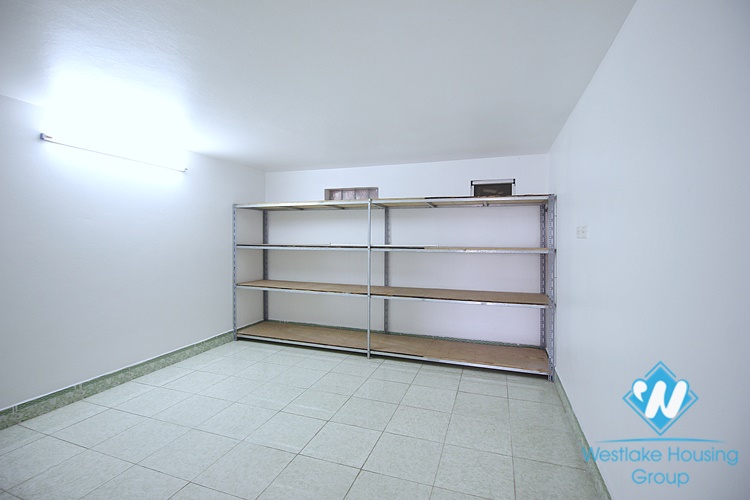 Lake view - House for rent in Tay Ho District
